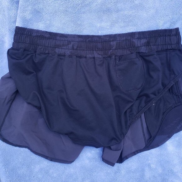 Lululemon Athletica Camo Set:  Tank with mesh and back vent and shorts - Picture 15 of 15